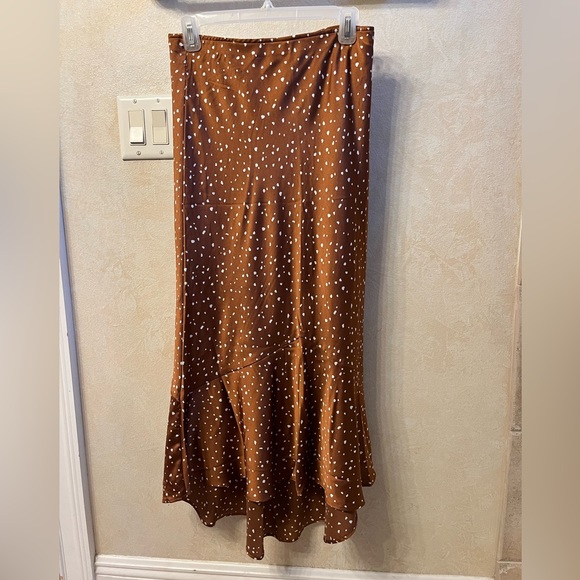Abercrombie & Fitch Dresses & Skirts - Abercrombie & Fitch Brown and White Satin Midi Skirt